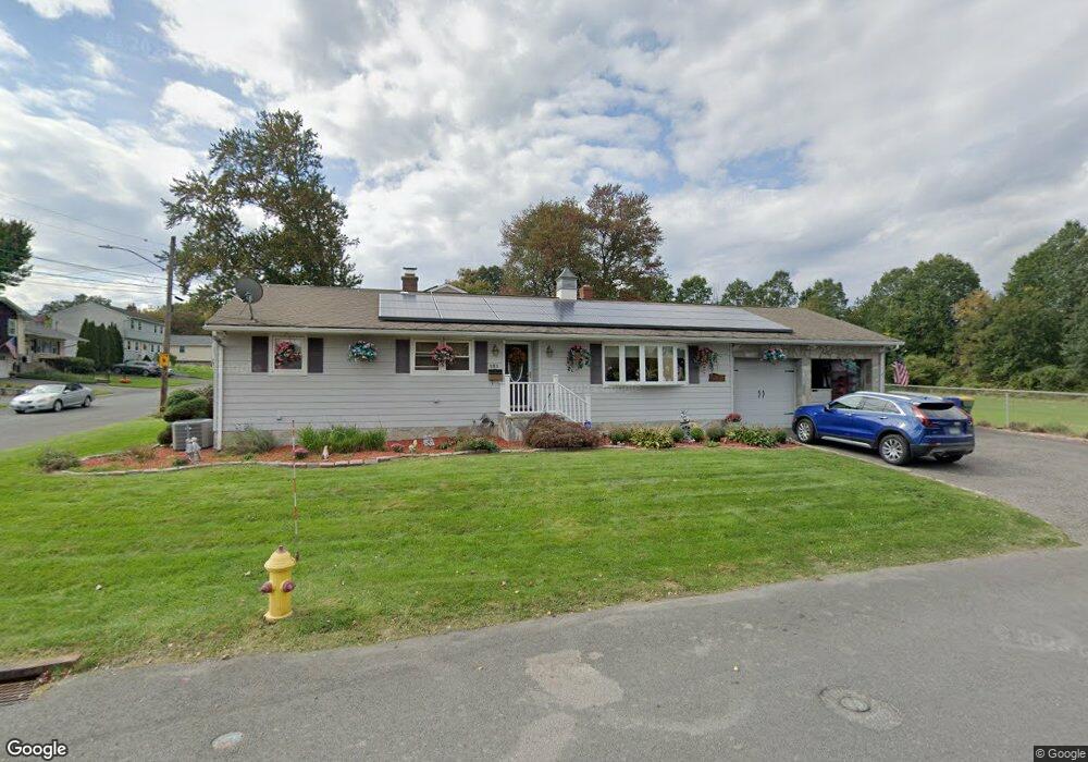 131 Old Colony Dr, Waterbury, CT 06708 - photo 1