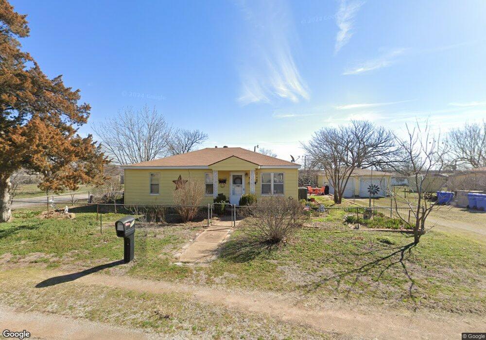711 NW 5th St, Cache, OK 73527 - photo 1