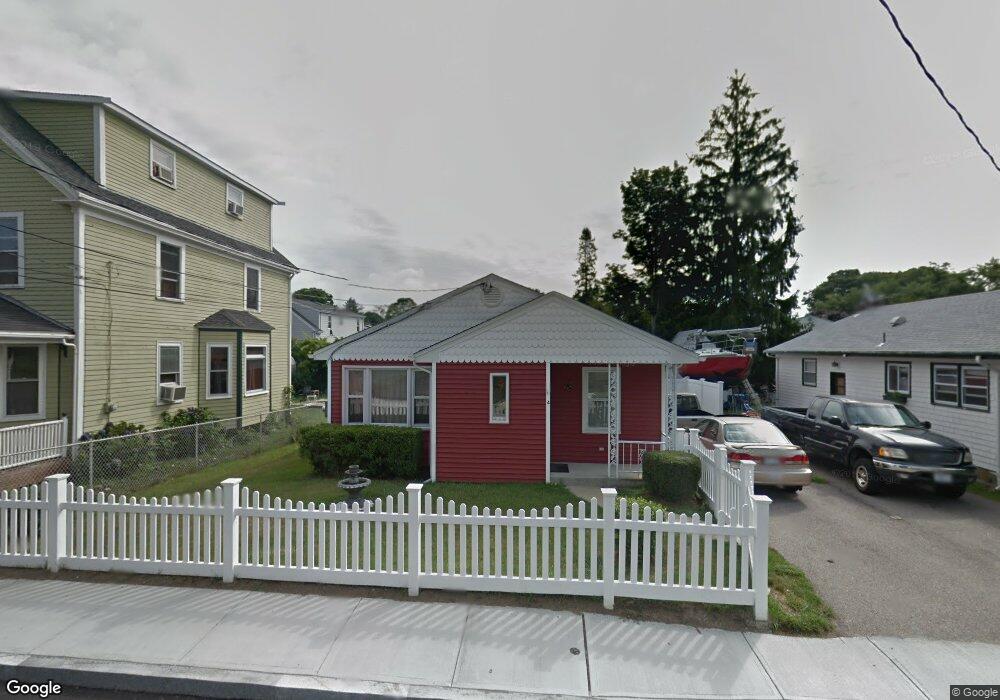 4 Whitwell Ave, Newport, RI 02840 - photo 1