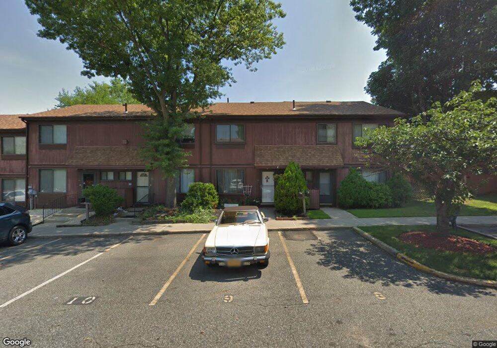 17 Azalea Ct unit 9, Staten Island, NY 10309 - photo 1