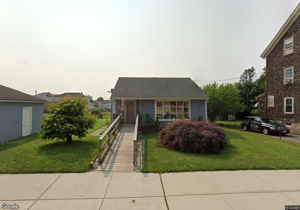 213 Lewis St unit 1, Fall River, MA 02724 - photo 1