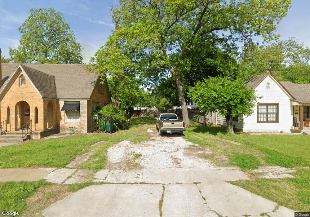 705 N Commerce St, Gainesville, TX 76240 - photo 1