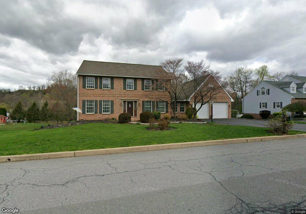 1113 Riverview Dr, Reading, PA 19605 - photo 1