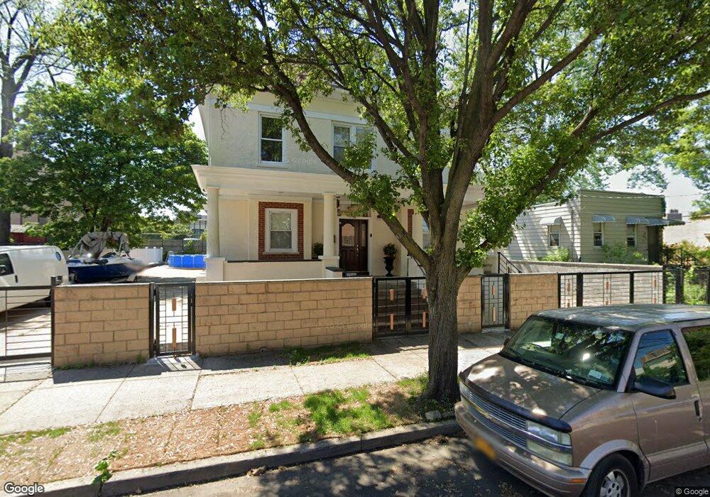 639 Leland Ave, Bronx, NY 10473 - photo 1