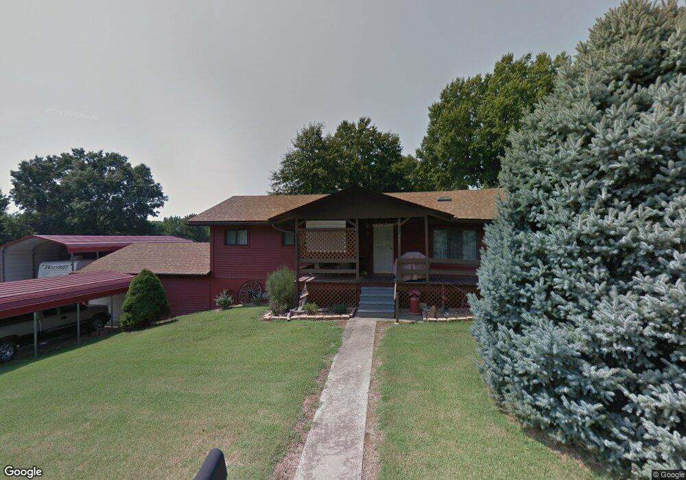 907 Nelson Dr, Maryville, IL 62062 - photo 1