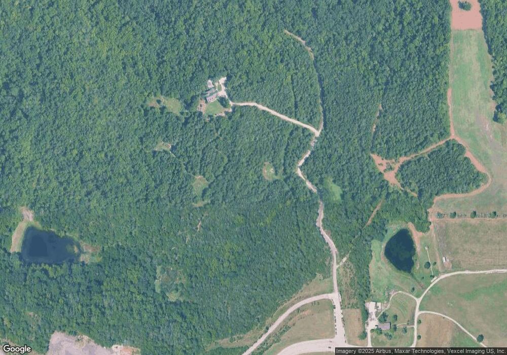 825 SW Auburn Rd, Topeka, KS 66615 - photo 1