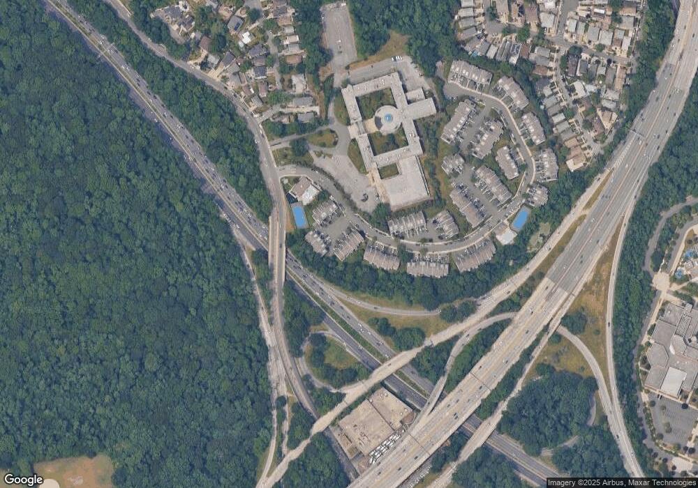 242-17 Oak Park Dr, Little Neck, NY 11362 - photo 1