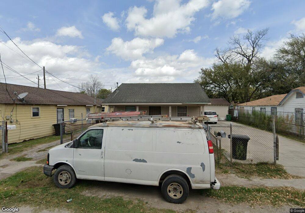 4503 Octavia St, Houston, TX 77026 - photo 1