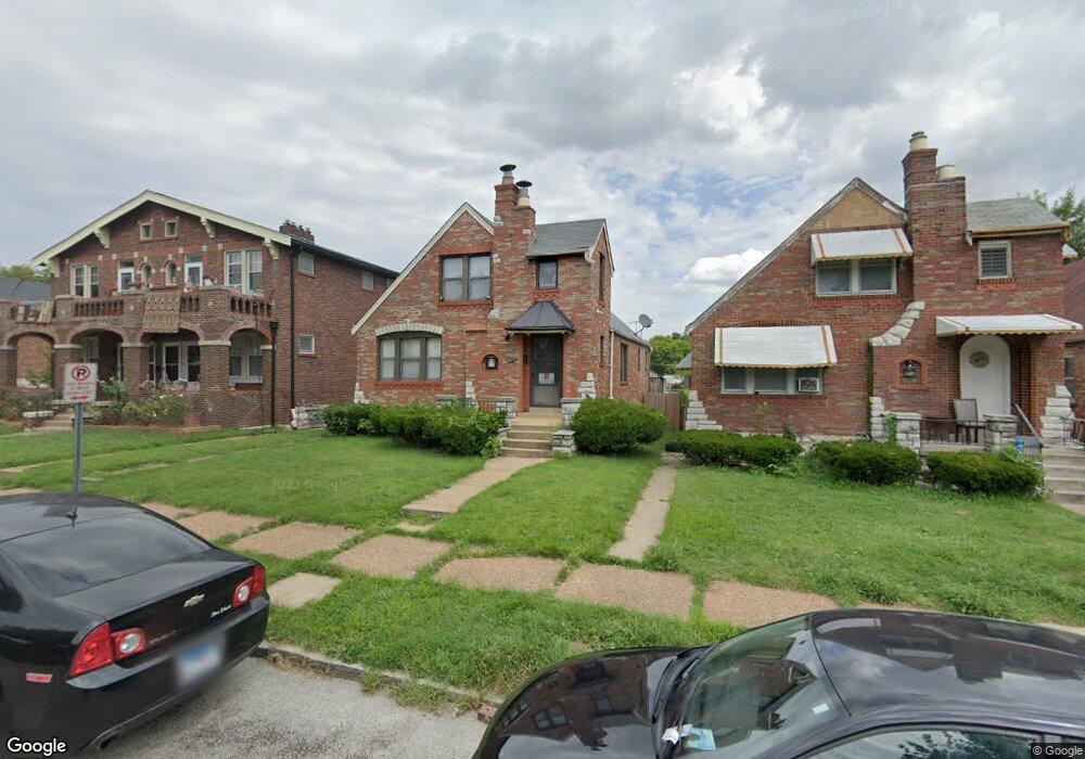 4619 Steinlage Dr, Saint Louis, MO 63115 - photo 1