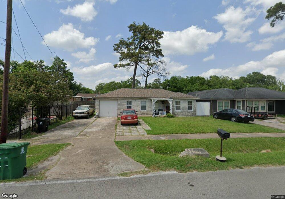 3205 Lakewood Dr, Houston, TX 77093 - photo 1