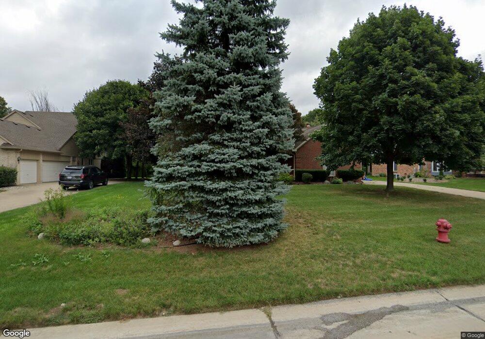 1719 Hickory Bark Ln, Bloomfield Hills, MI 48304 - photo 1