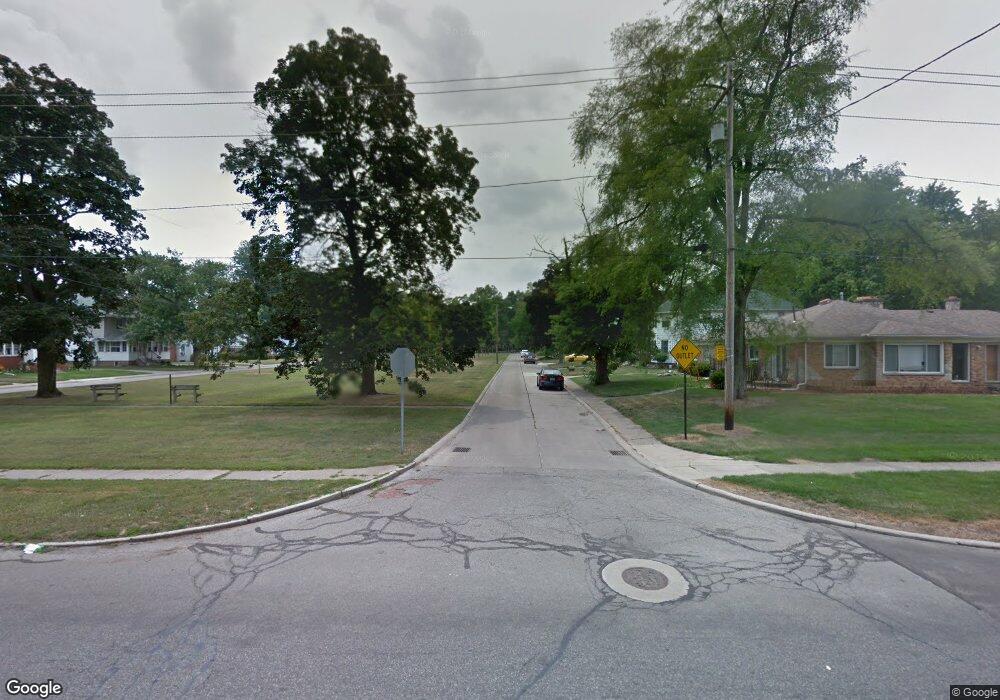 2303 Mellwood Ct, Toledo, OH 43613 - photo 1