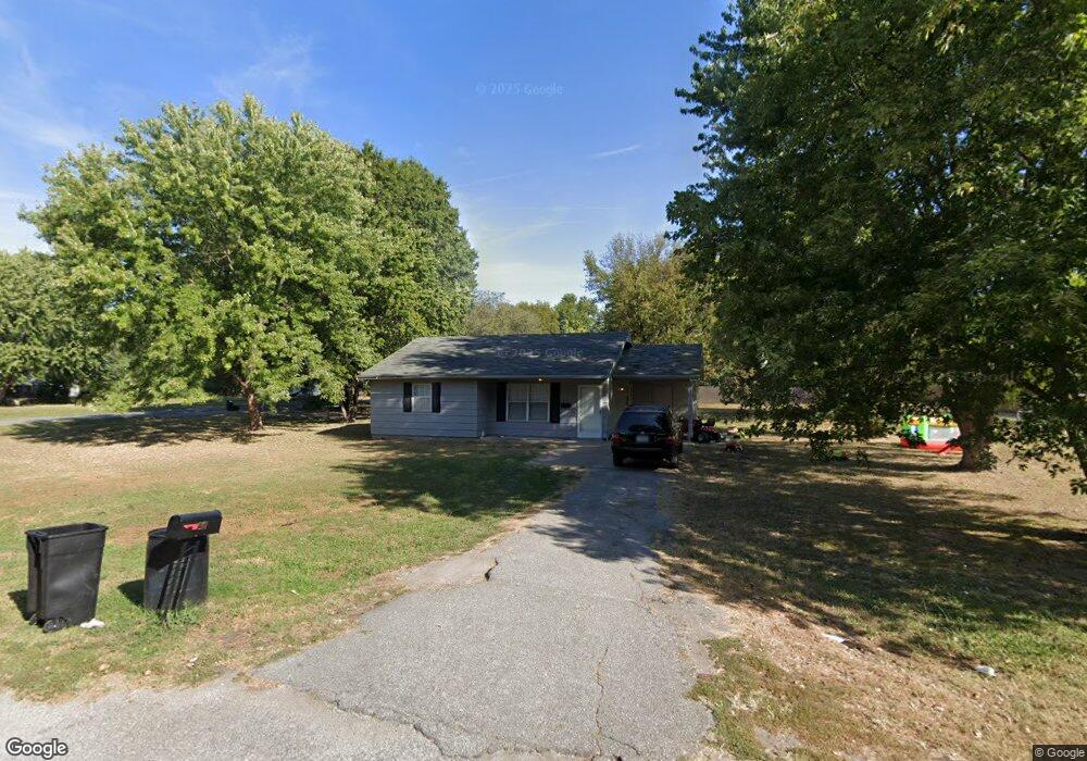 201 N Whitaker St, Pryor, OK 74361 - photo 1