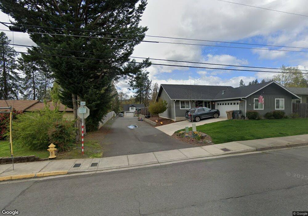 966 NE Cedar Fall Ln, Grants Pass, OR 97526 - photo 1