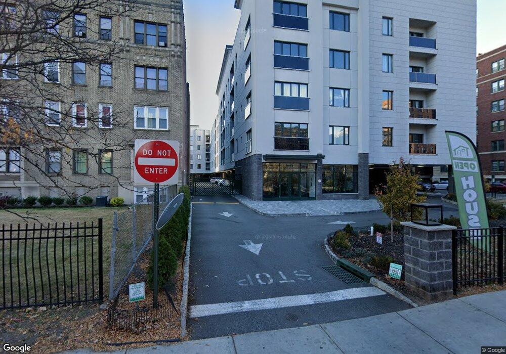 125 S Harrison Street 2br, East Orange, NJ 07018 - photo 1