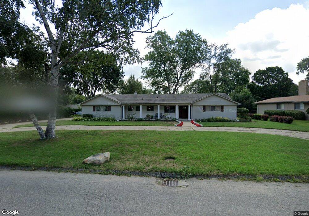 3255 Berkshire Dr, Bloomfield Hills, MI 48301 - photo 1