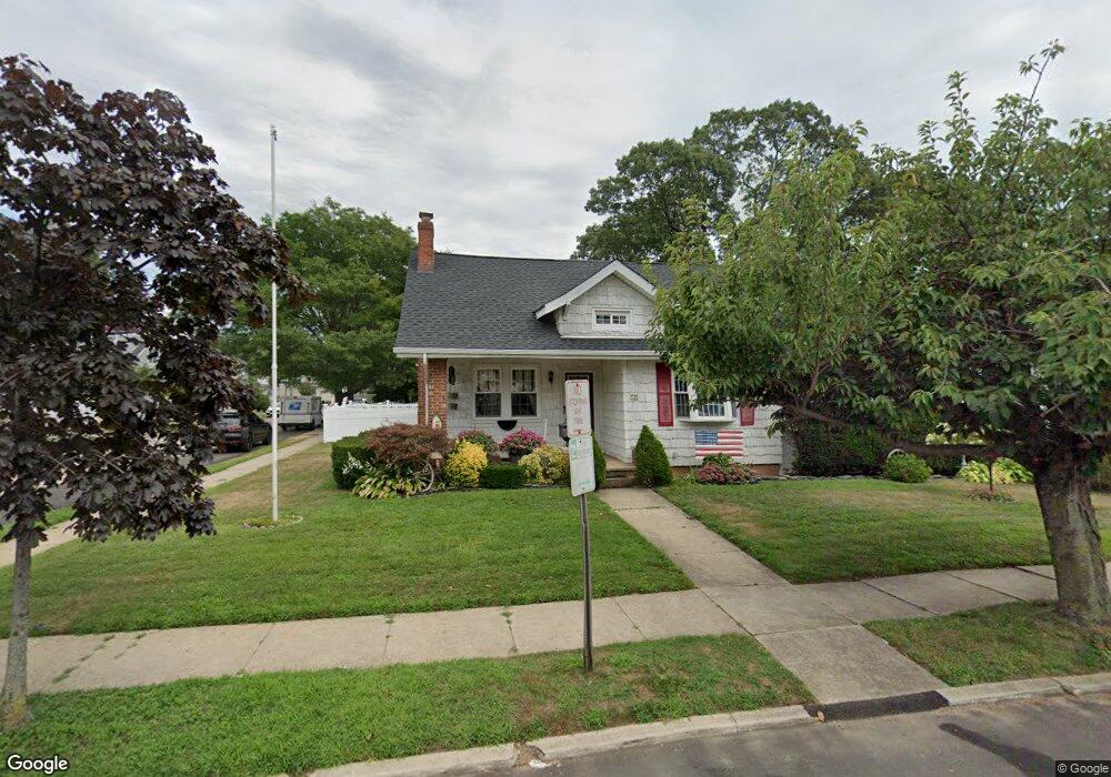 12 Taft Ave, Lynbrook, NY 11563 - photo 1