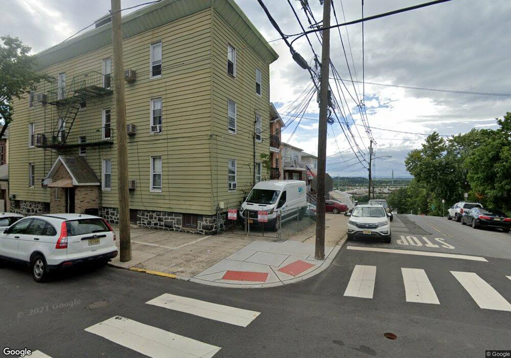 181 Lincoln St, Jersey City, NJ 07307 - photo 1