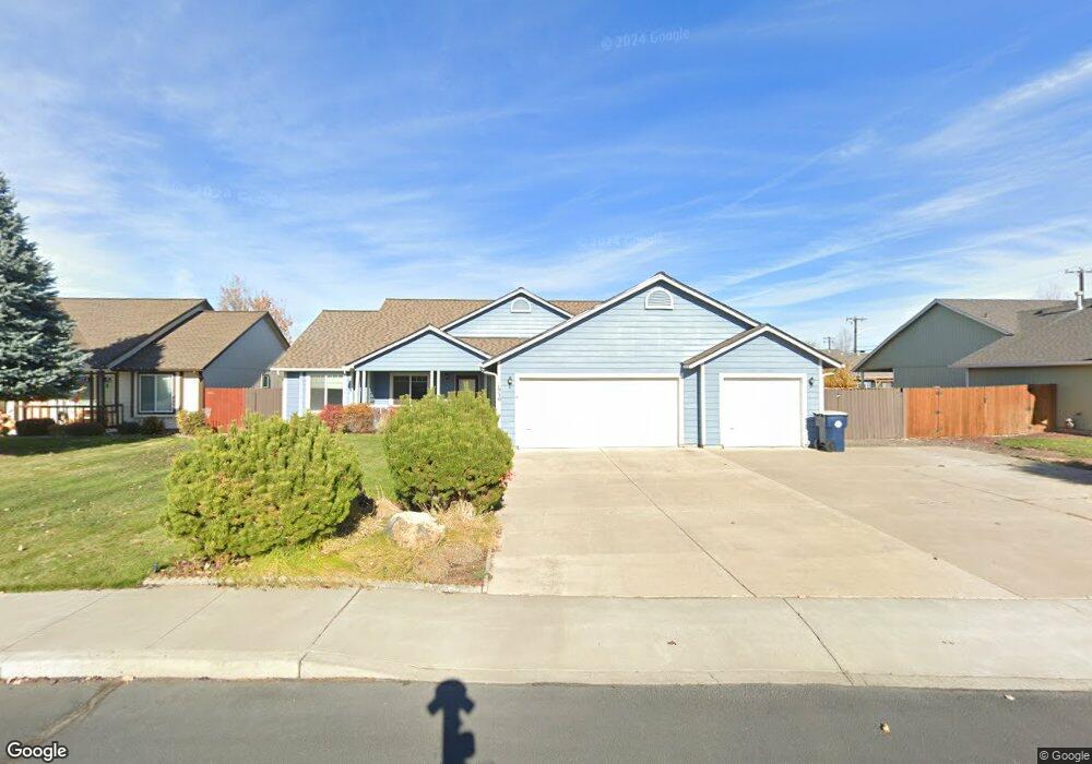 1939 NW Nickernut Ct, Redmond, OR 97756 - photo 1