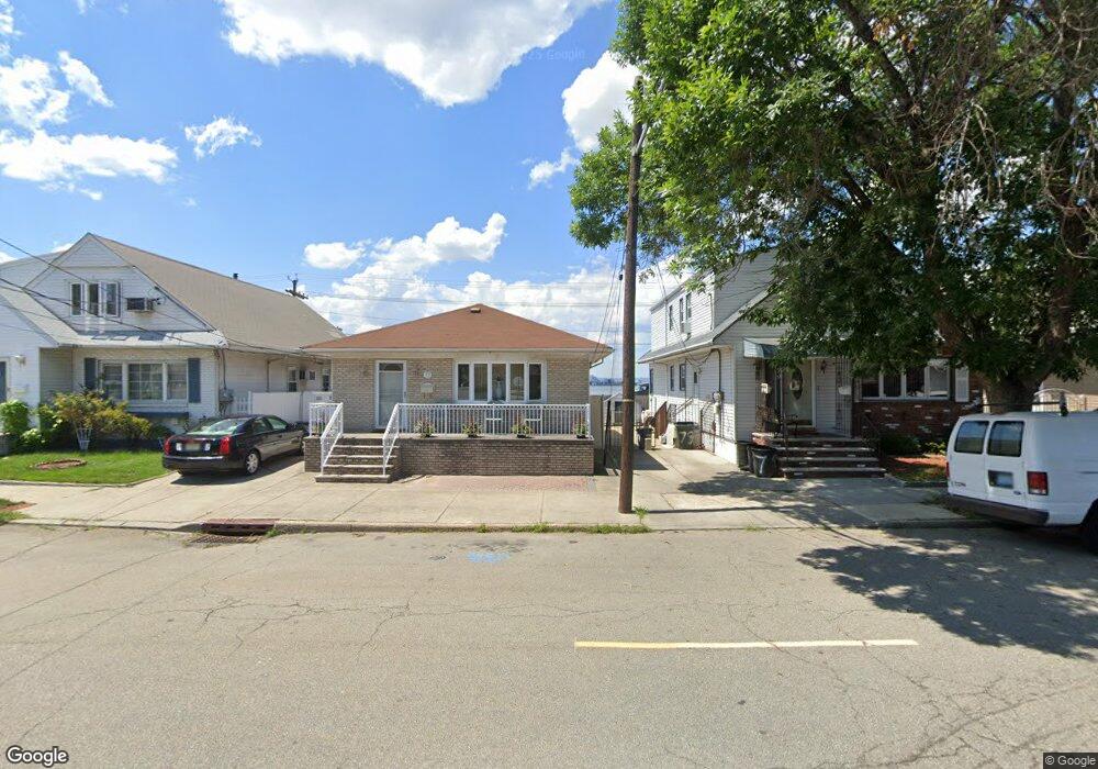 77 Riverview Rd, Jersey City, NJ 07305 - photo 1