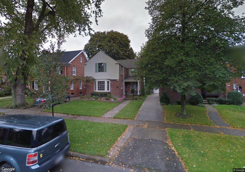 261 Moran Rd, Grosse Pointe Farms, MI 48236 - photo 1