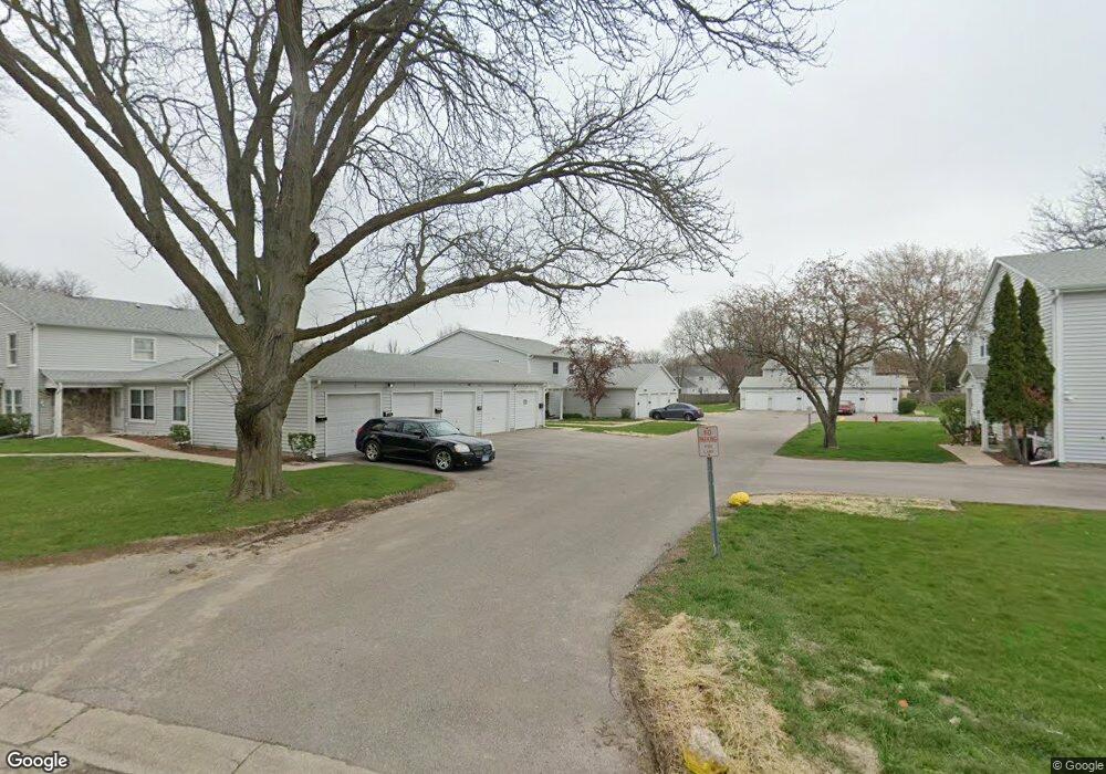 1331 N Glen Cir unit B, Aurora, IL 60506 - photo 1