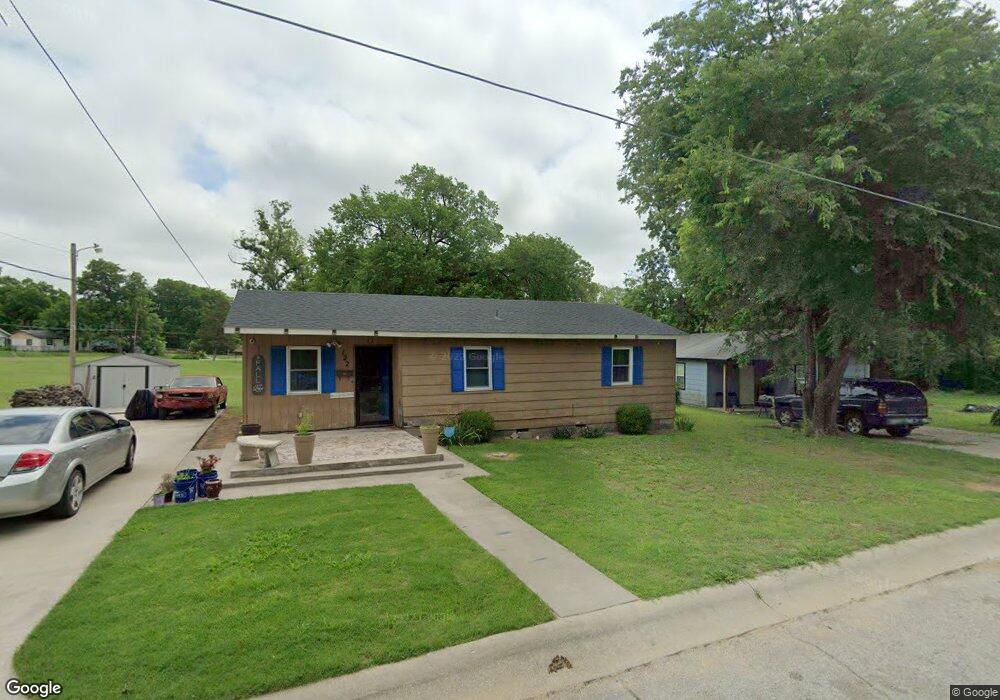 122 Burton St, Ardmore, OK 73401 - photo 1