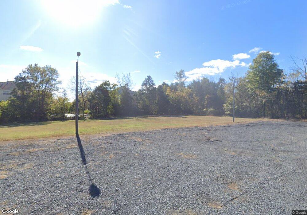 2525 Squirrel Hill Rd, Herndon, VA 20171 - photo 1