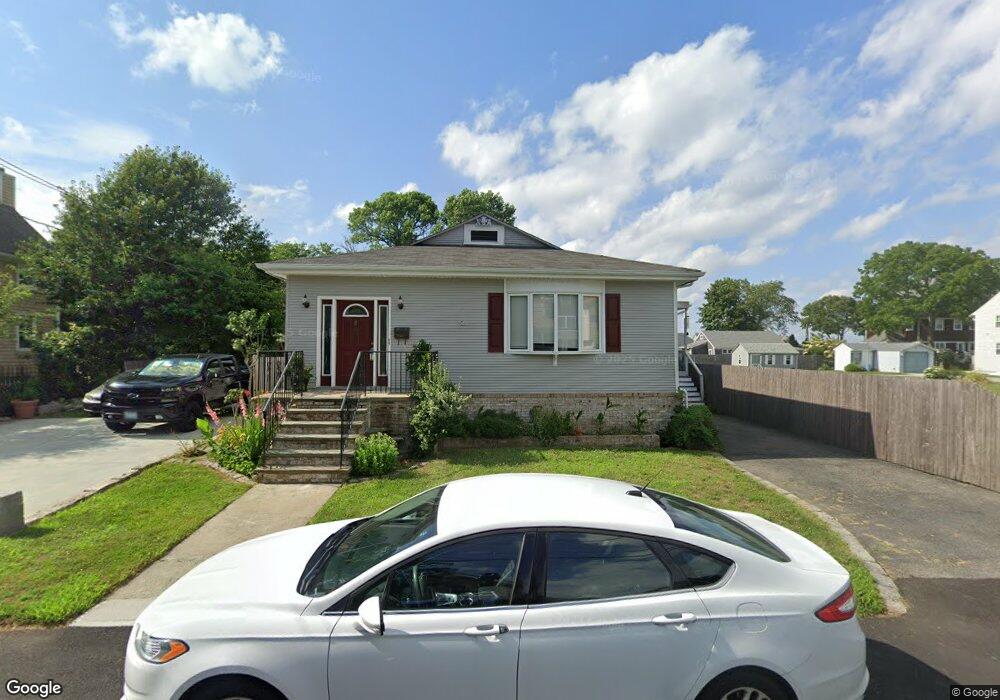 33 Whipple Ave, Warwick, RI 02889 - photo 1