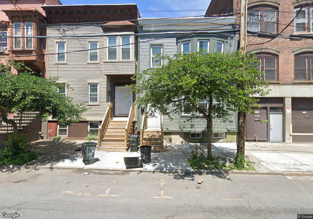 123 N Lake Ave, Albany, NY 12206 - photo 1