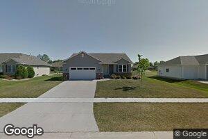 435 Michelle Ave, Robins, IA 52328