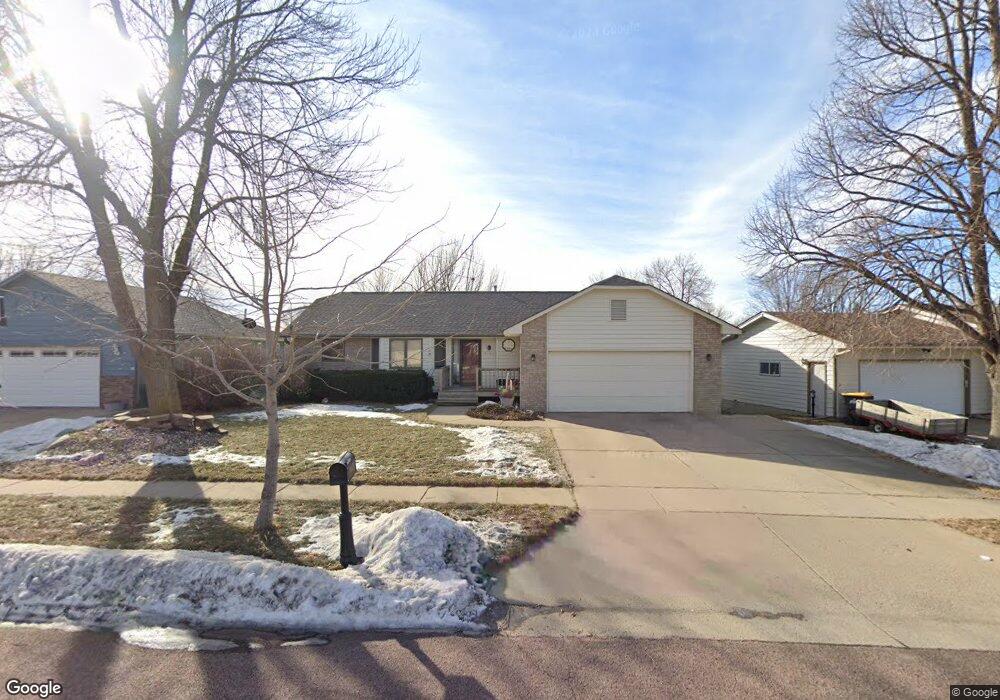 4905 E Fernwood Dr, Sioux Falls, SD 57110 - photo 1