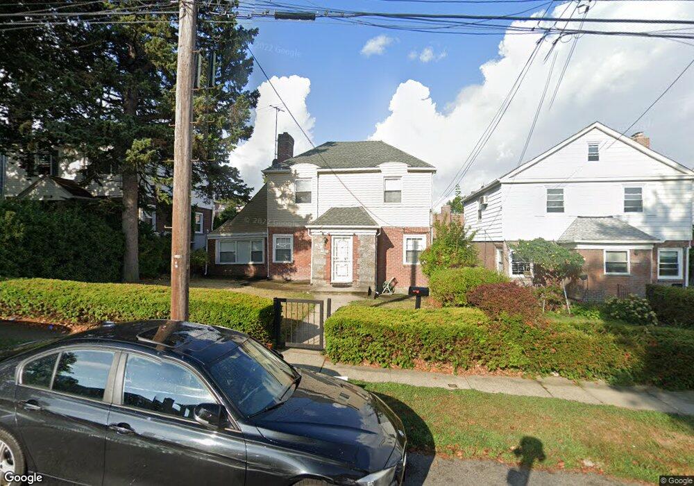 8228 166th St, Jamaica, NY 11432 - photo 1