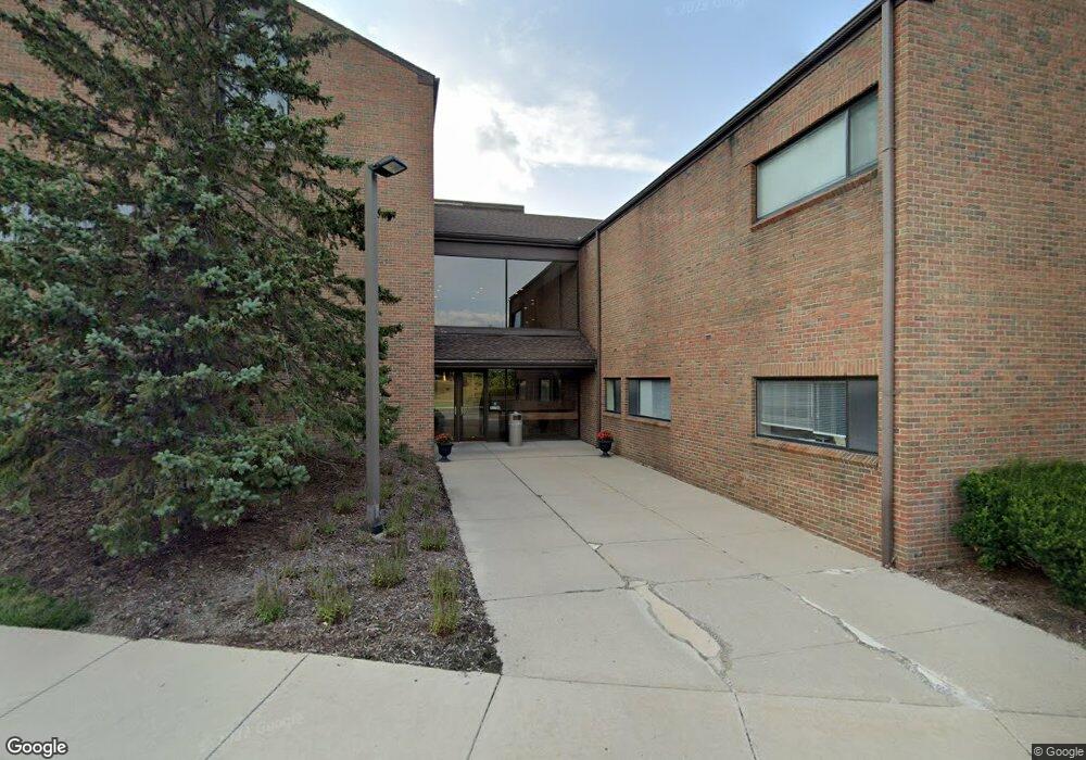 43700 Woodward Ave unit 207, Bloomfield Hills, MI 48302 - photo 1