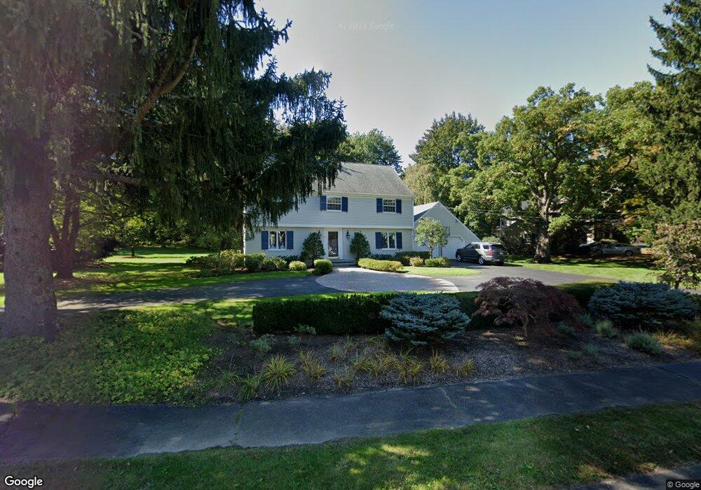 41 Edgewater Dr, Needham, MA 02492 - photo 1