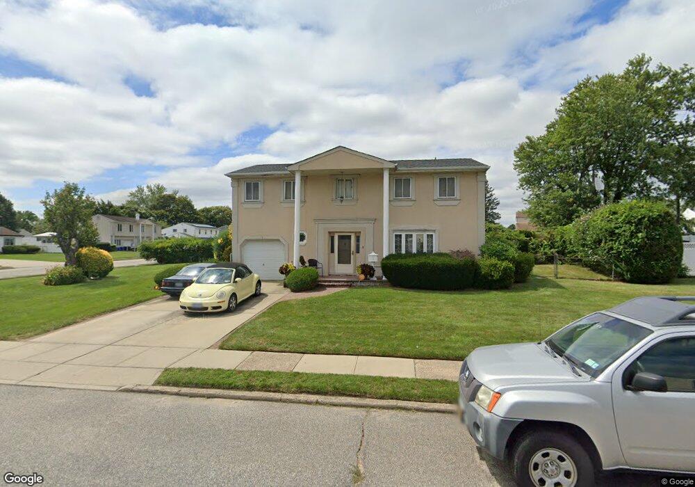 2 Sunshine Ln, Amityville, NY 11701 - photo 1