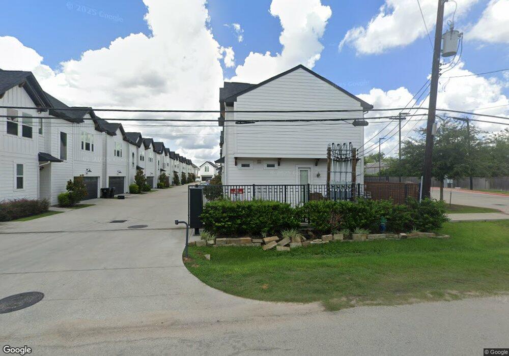 8906 Knoll Villas St, Houston, TX 77080 - photo 1