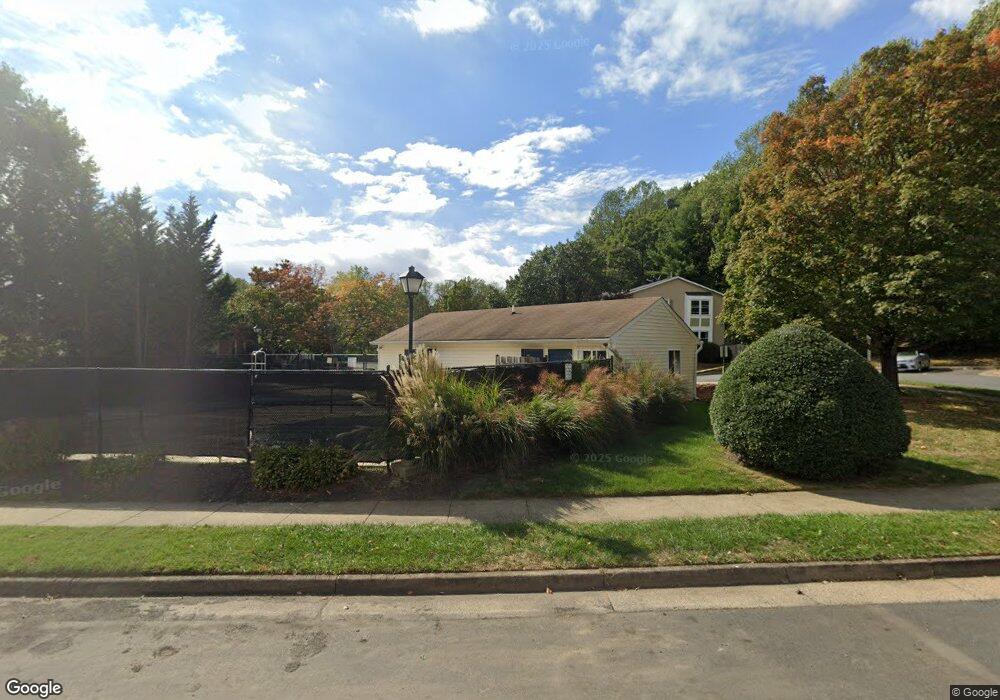 9529 Poplar Leaf Ct, Fairfax, VA 22031 - photo 1