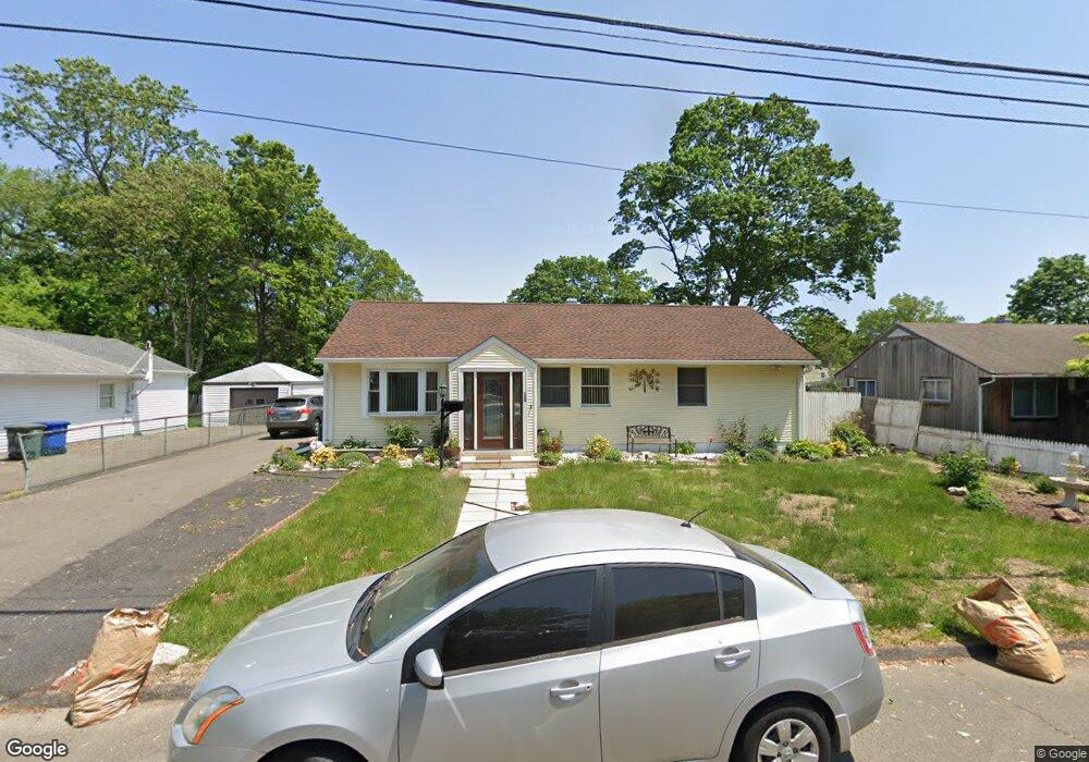 120 Leonard Dr, Bridgeport, CT 06606 - photo 1