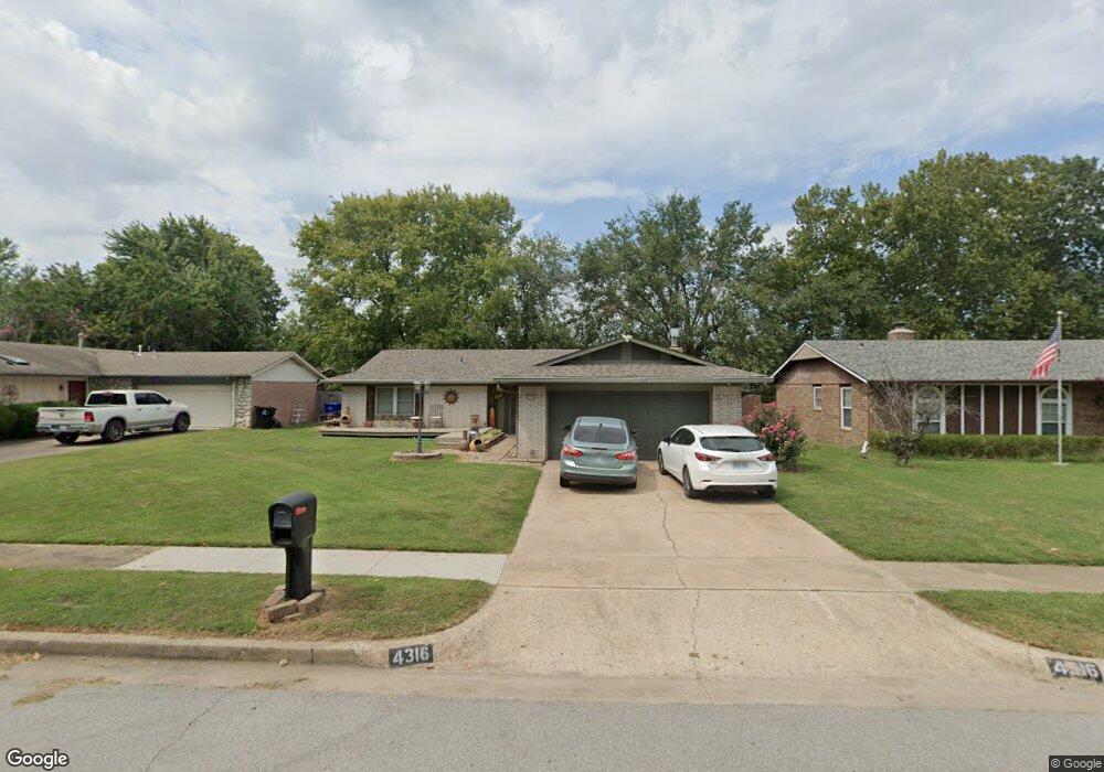 4316 S Cedar Ct, Broken Arrow, OK 74011 - photo 1