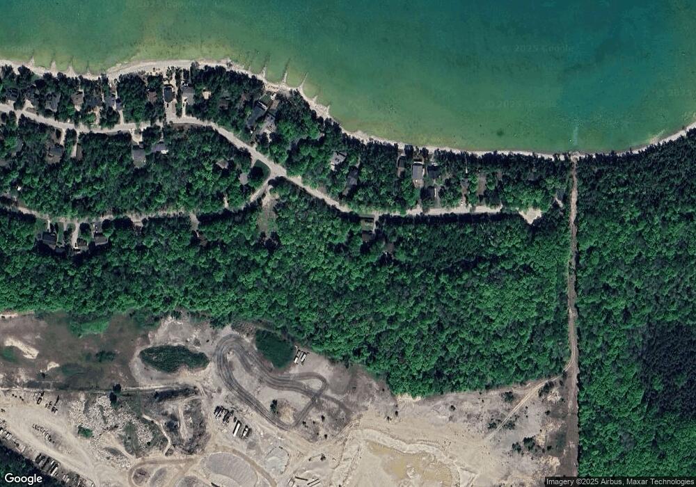 6282 9 Mile Pointe Dr, Charlevoix, MI 49720 - photo 1