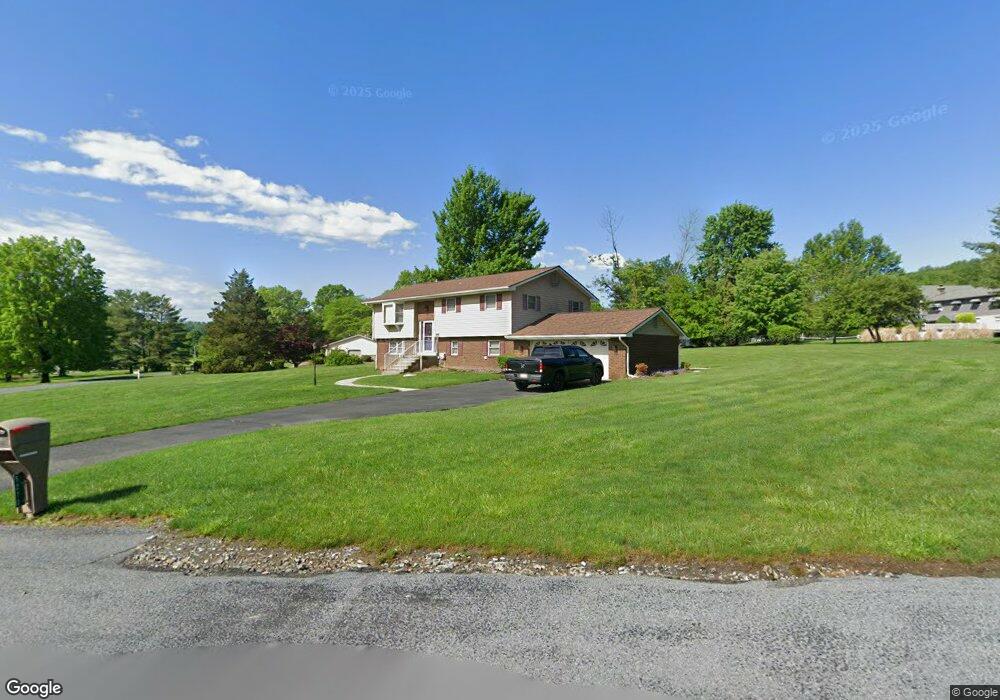 5270 Sickle Rd, Emmaus, PA 18049 - photo 1