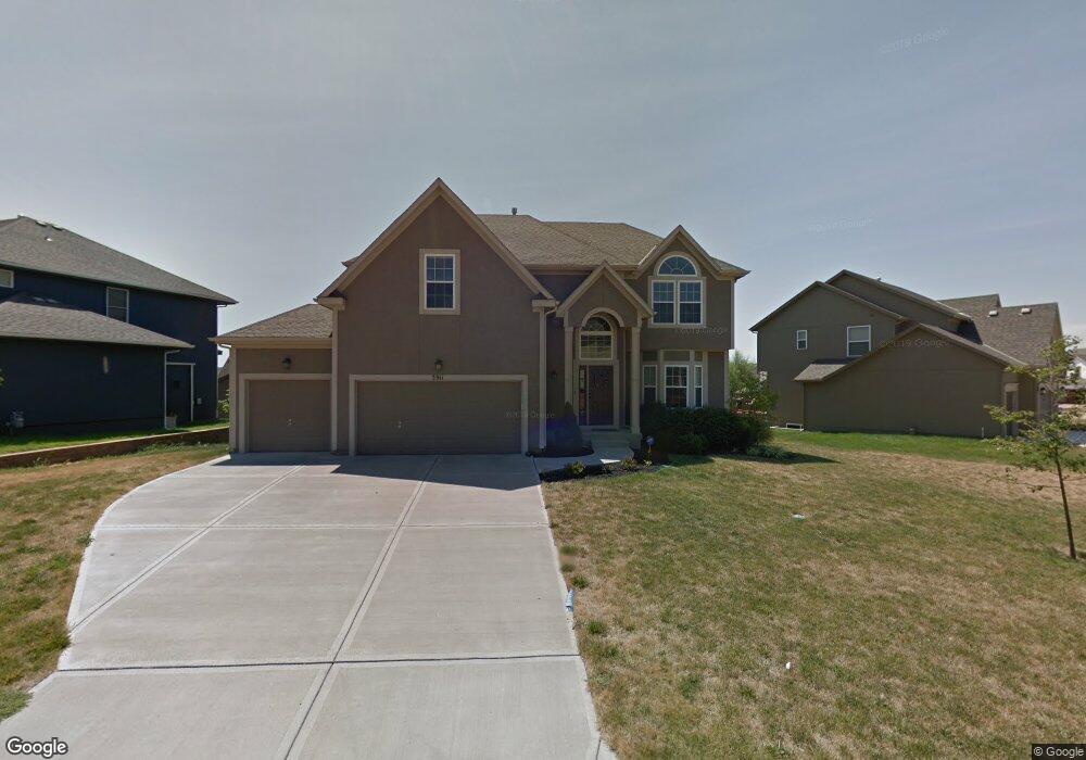 5911 Theden St, Shawnee, KS 66218 - photo 1