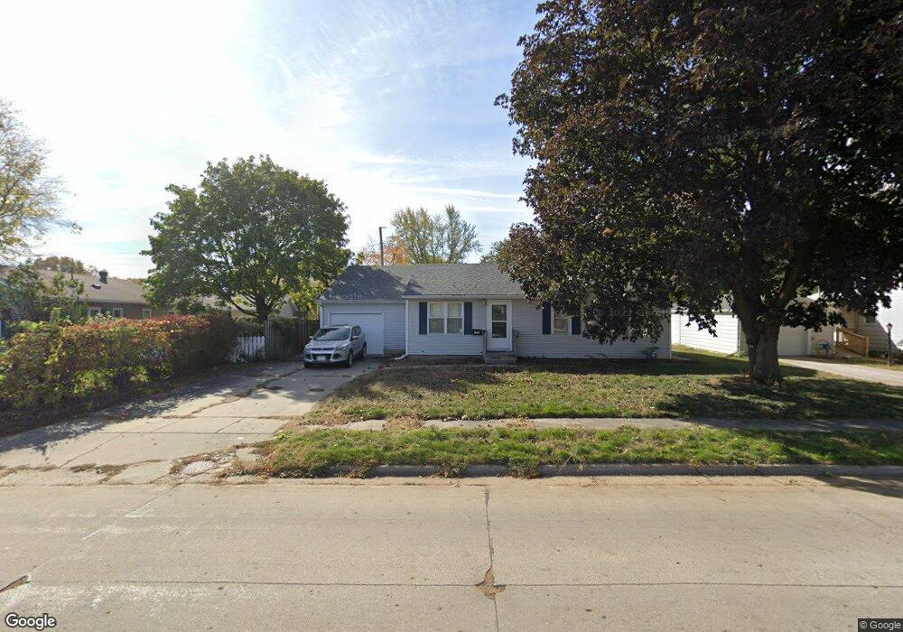 2201 S 3rd Ave E, Newton, IA 50208 - photo 1