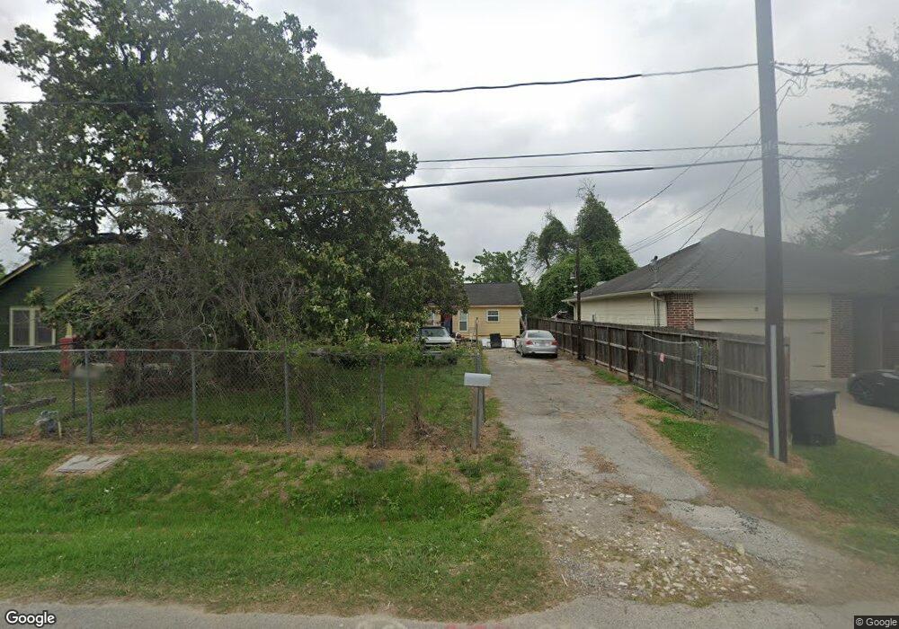 321 Reid St, Houston, TX 77022 - photo 1