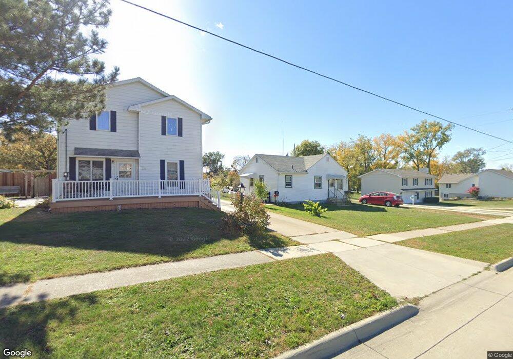 1313 N 4th Ave W, Newton, IA 50208 - photo 1