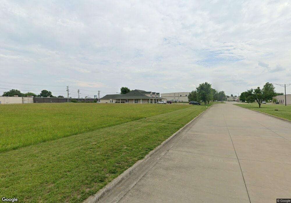 260 Davis Dr, Bolivar, MO 65613 - photo 1