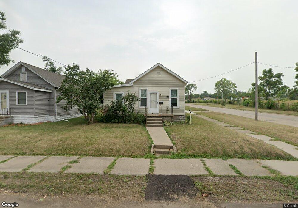 297 18th Ave SW, Cedar Rapids, IA 52404 - photo 1