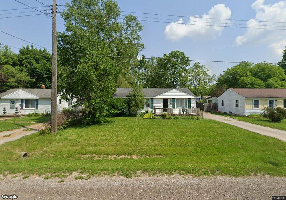 1484 Maria St, Flint, MI 48507 - photo 1