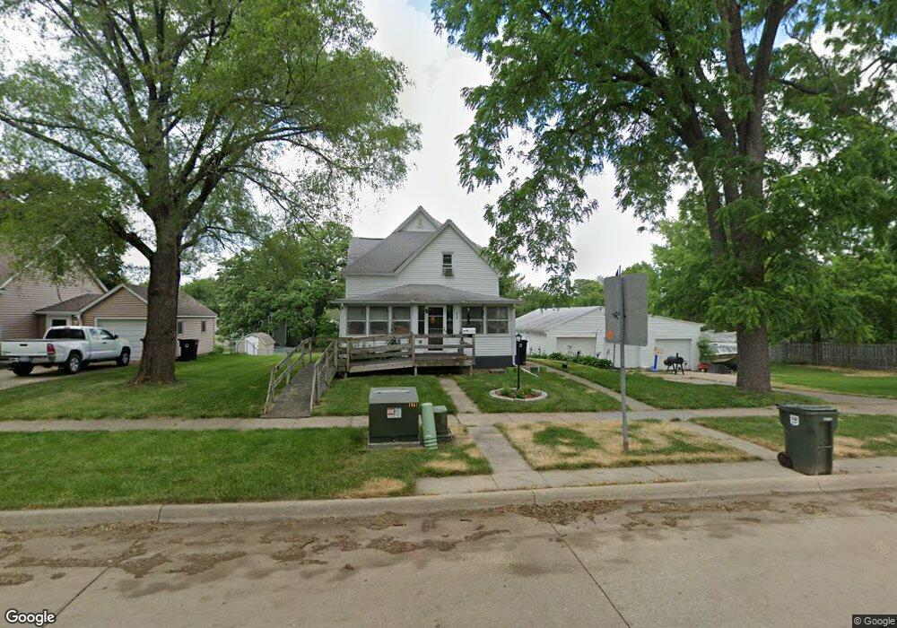 1315 Parkway Ave, Cedar Falls, IA 50613 - photo 1